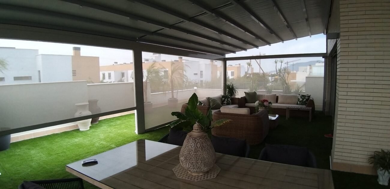 Pergolas retractiles con lona tensada (10)