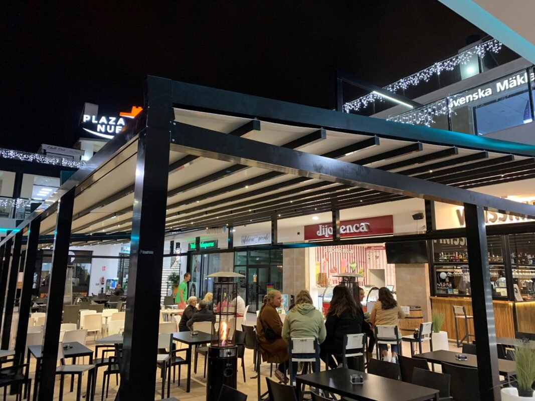 Pergolas retractiles con lona tensada (15)