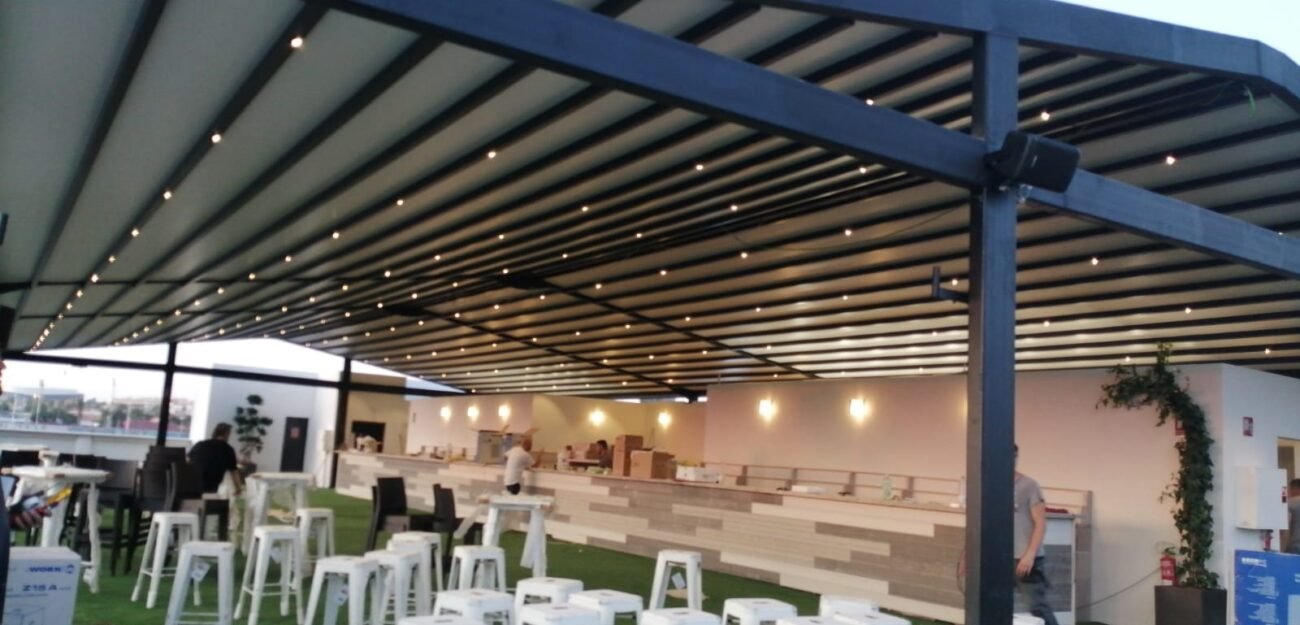 Pergolas retractiles con lona tensada (3)