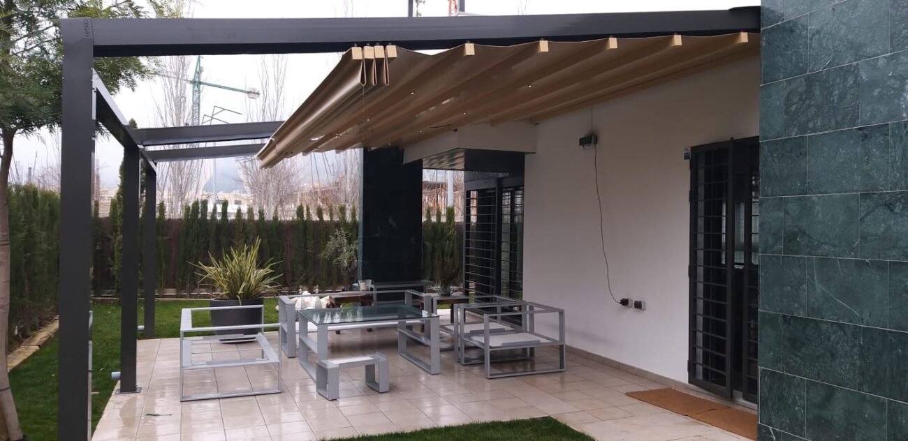 Pergolas retractiles con lona tensada (7)