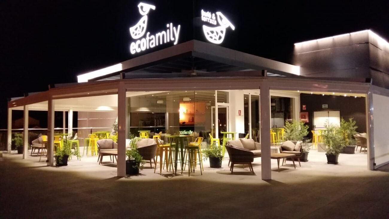 Pergolas retractiles con lona tensada (7)