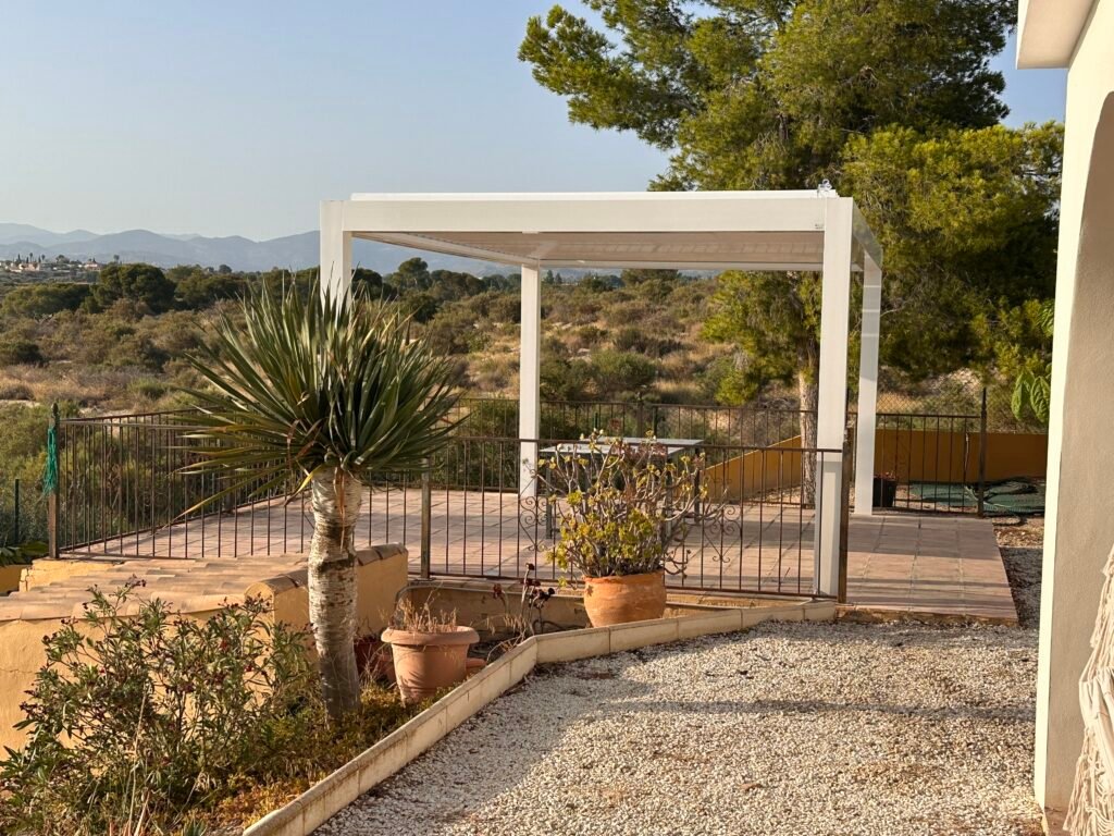 Pergola bioclimatica en bonalba-alicante (1)