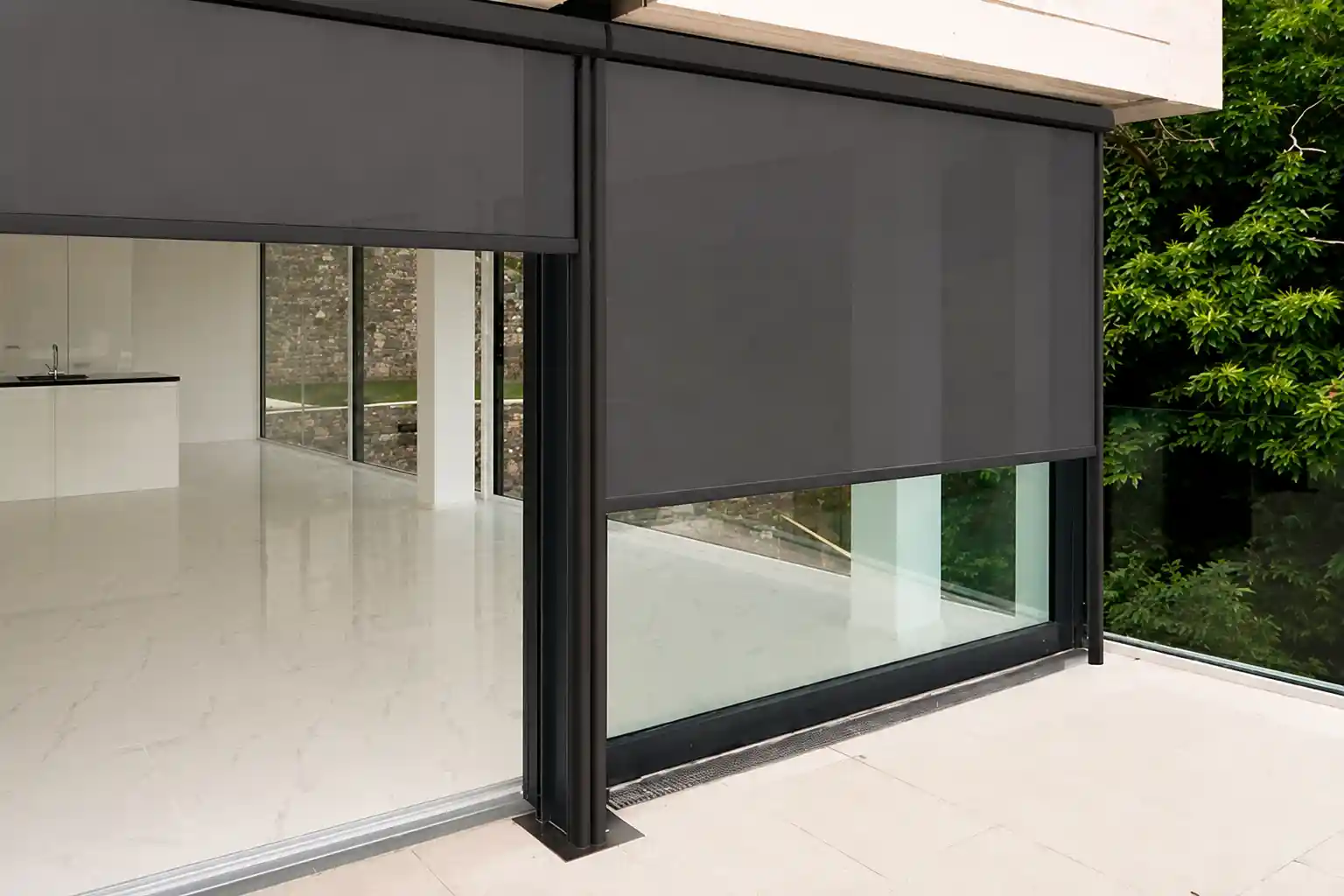 Cerramientos verticales tipo screen para una terraza acristalada
