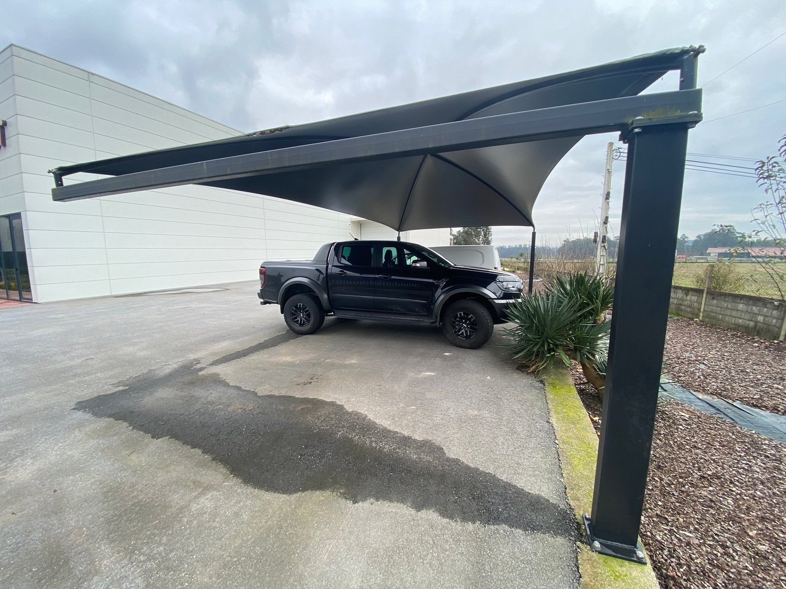 Pérgola para coches: ideas para mejorar un espacio exterior - imagen 4